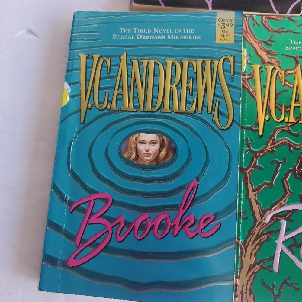 Lot of 5 Orphans Series Set of Paperback Books‎ VC Andrews #1-4 plus Heaven PB